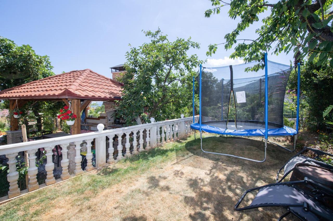 Villa Anna-Potkrovlje Ika Zewnętrze zdjęcie